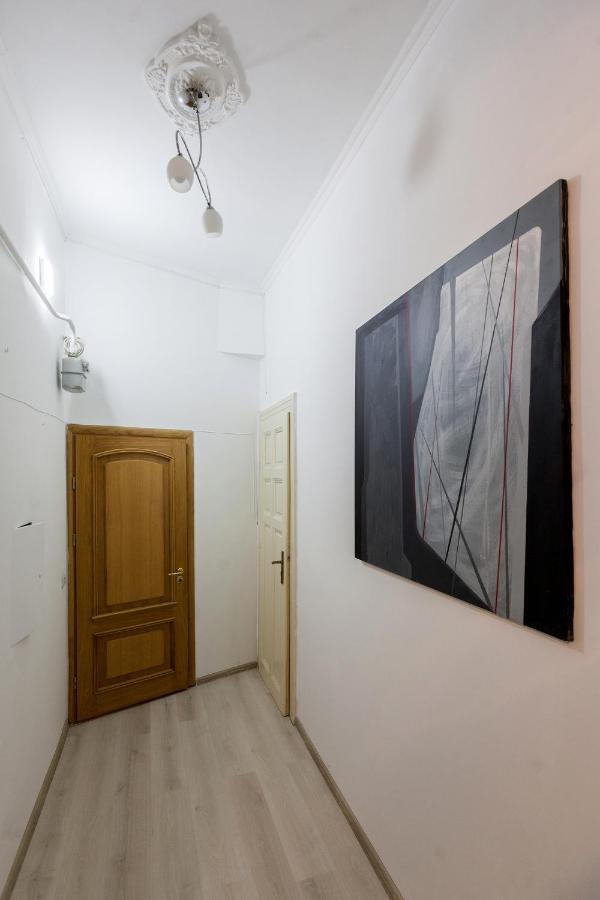 Leogrand Apartments On Khmelnytskoho 11 ลวีฟ ภายนอก รูปภาพ
